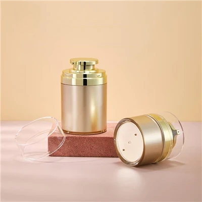 Vacuum cosmetic bottle